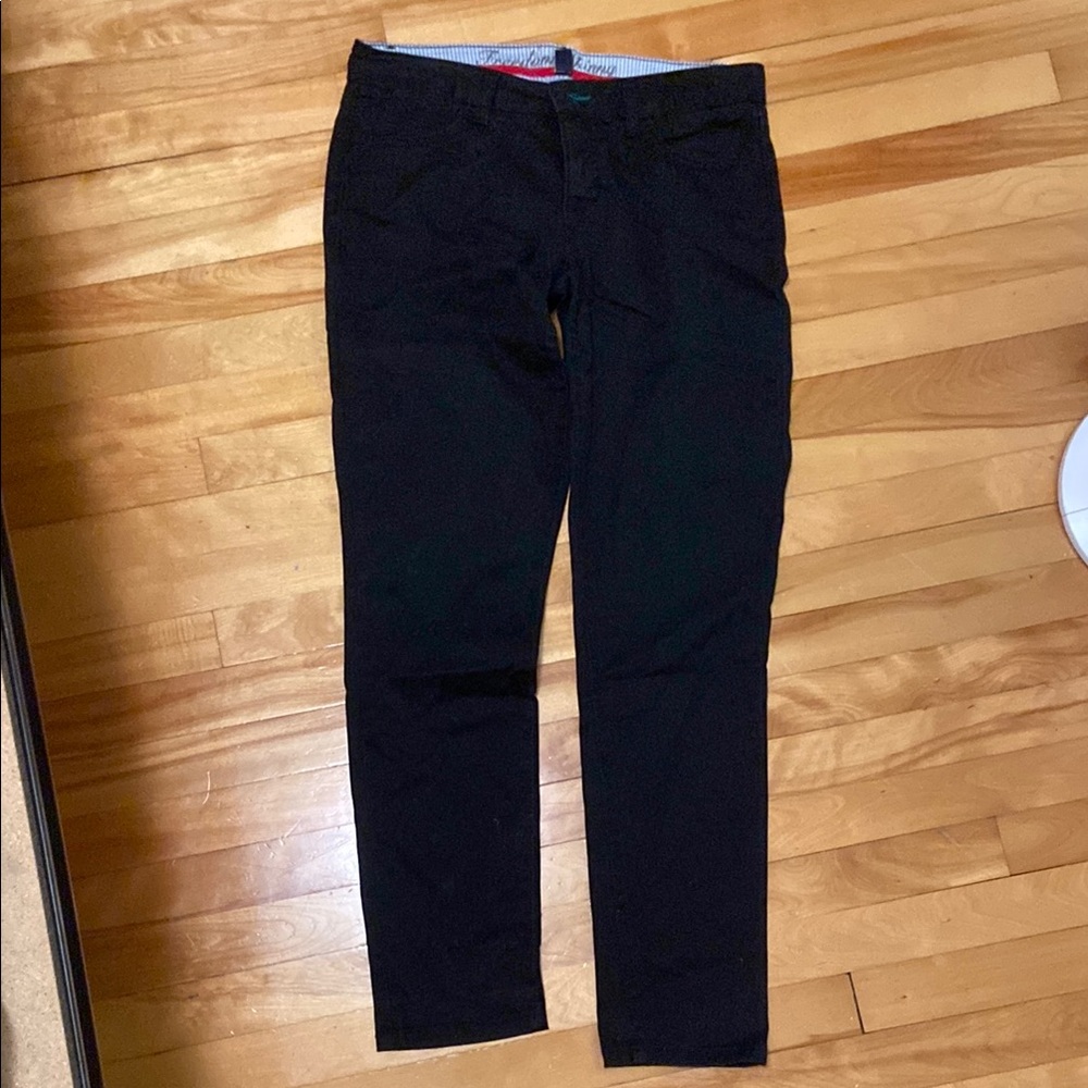 Black Straight-Leg Chinos for Everyday Comfort